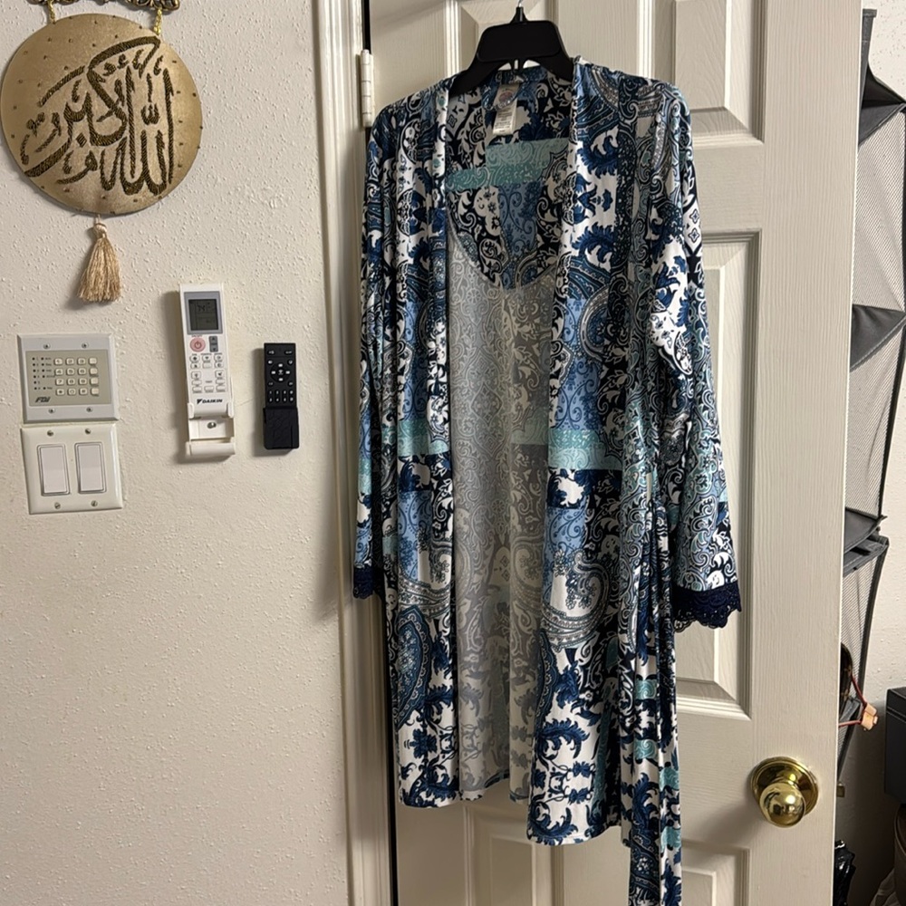 Gorgeous robe for sale